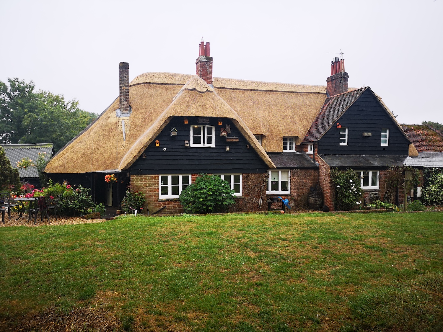 Straw Roof Thatching Services UK